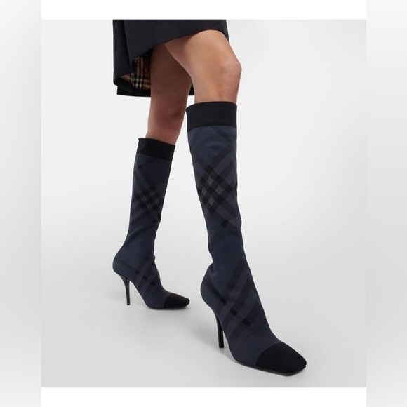 BURBERRY DOLMAN NAVY GRAY KNITTED CHECK KNEE HIGH HEEL SOCK BOOTS - Picture 3 of 11
